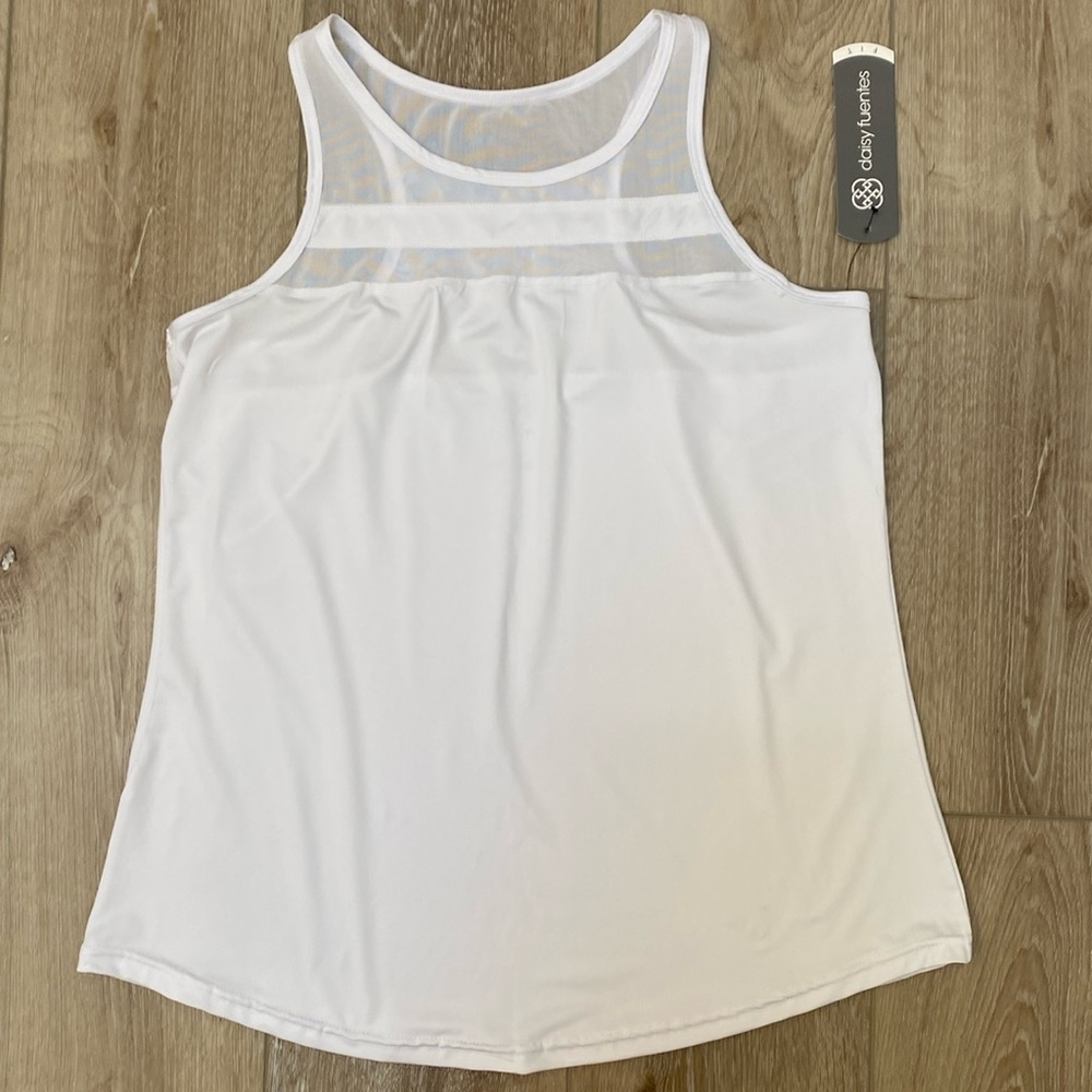 Daisy Fuentes fit white athletic mesh, tank top, new with tags, size medium